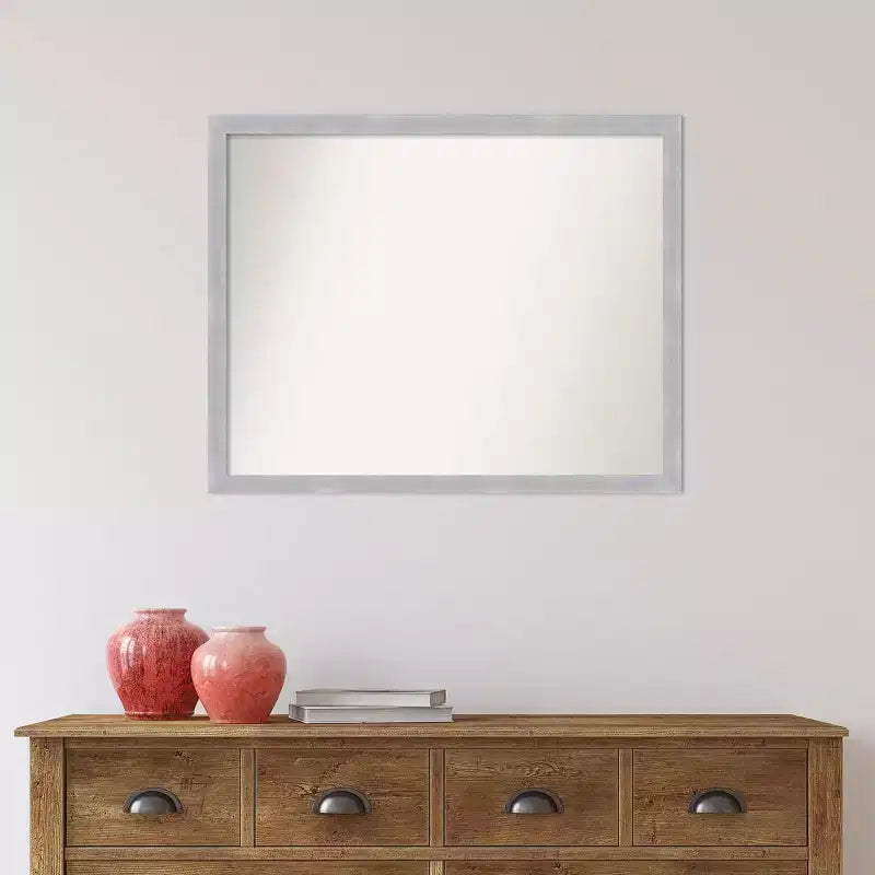 Specchio da parete stretto Grace con finitura nichel spazzolato da 30 x 24 pollici senza smussatura, cornice moderna rettangolare in polistirene