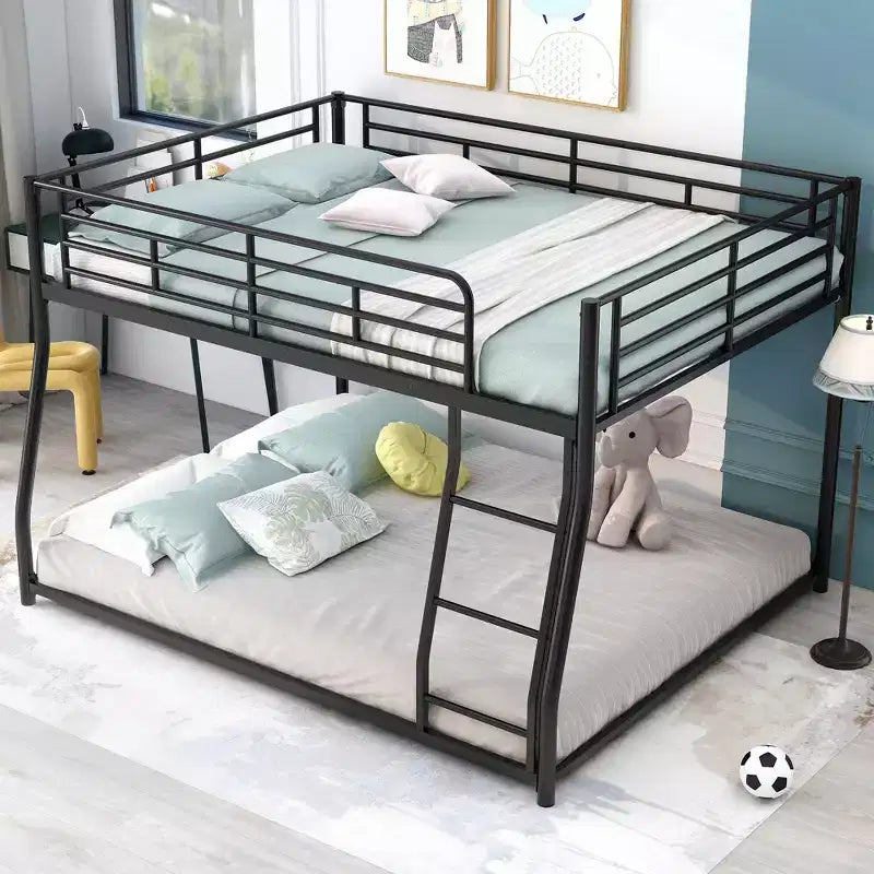 Letto a castello in metallo una piazza e mezza XL sopra una piazza e mezza con scaletta e sponda alta, struttura letto a castello robusta per bambini, ragazzi e adulti