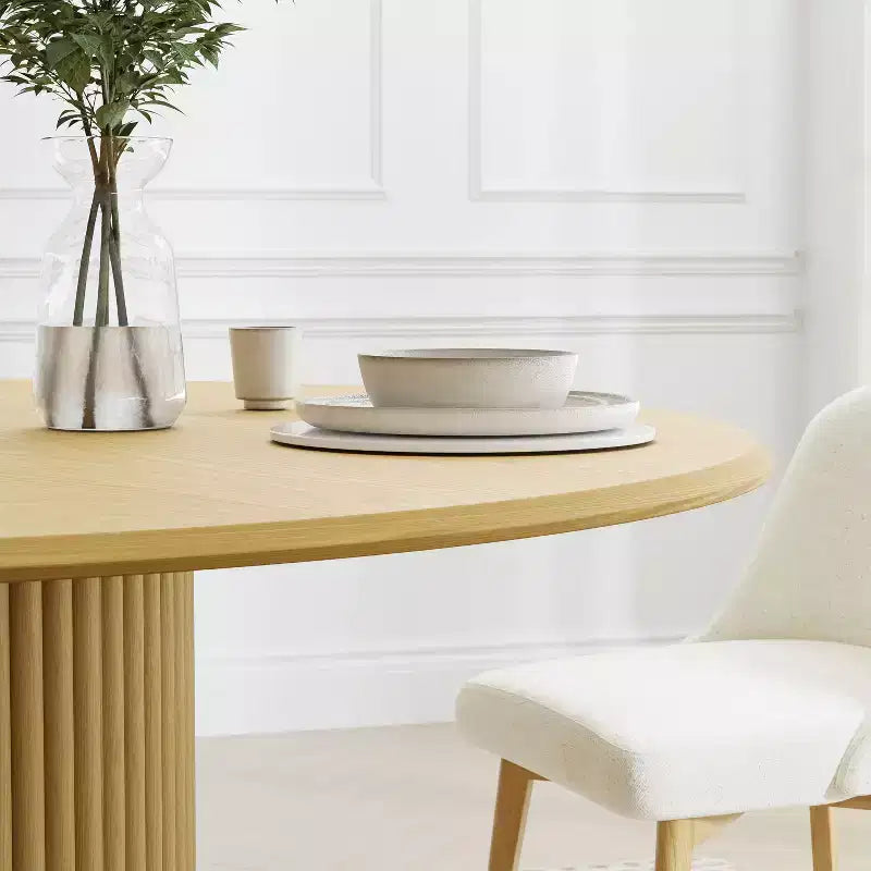 Tavolo da pranzo rotondo in legno da 52 pollici per 4-6 persone, piano con bordo a forma di arco e base affusolata testurizzata per soggiorno/sala da pranzo, naturale